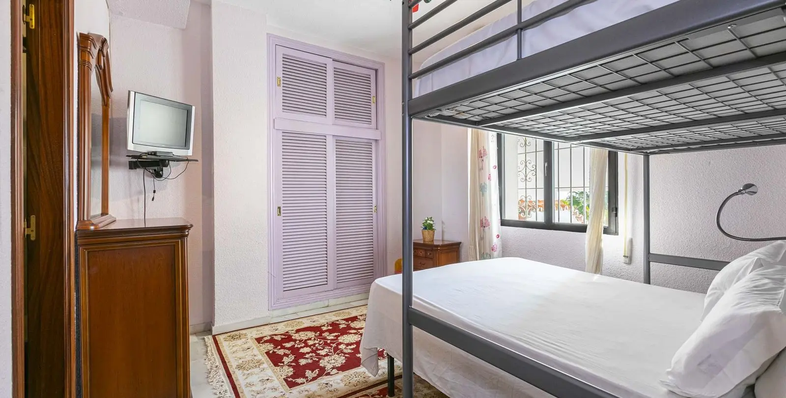 Venta de apartamento en planta media en Nueva Andalucía 15