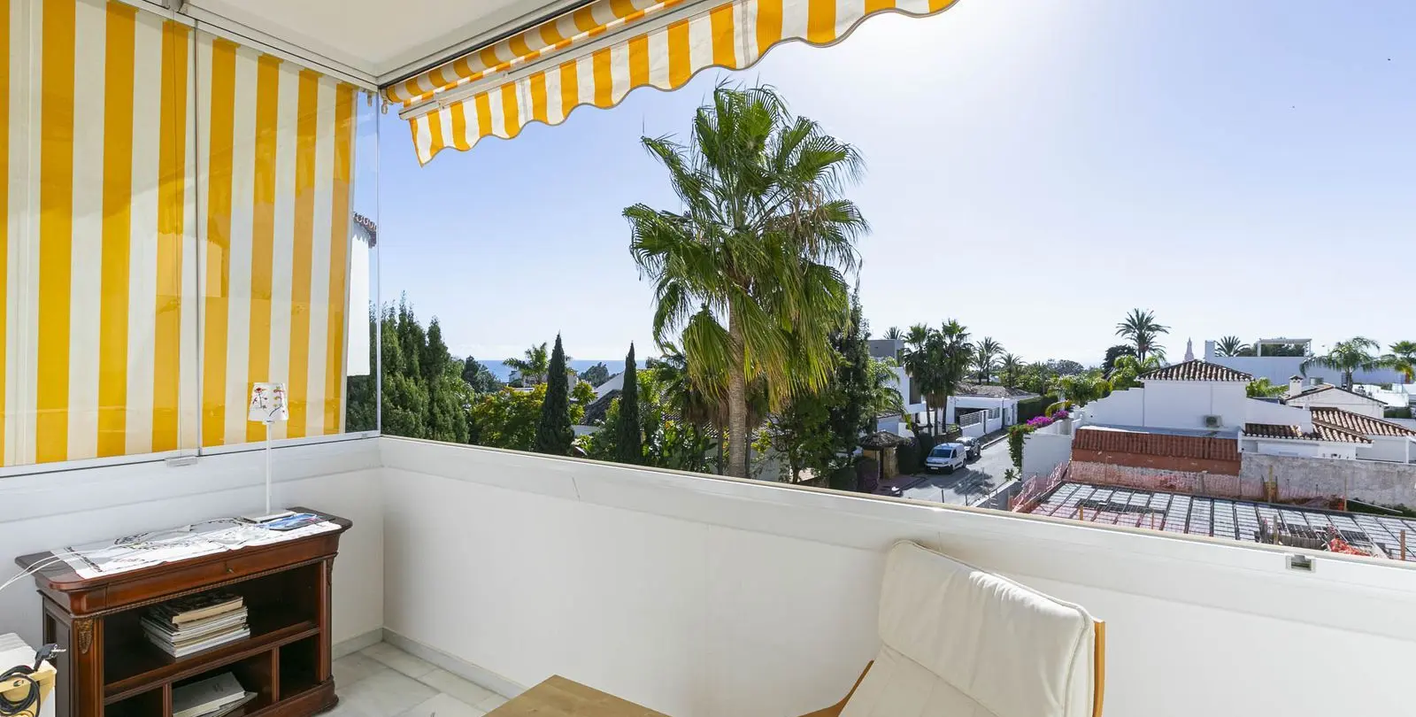 Venta de apartamento en planta media en Nueva Andalucía 22