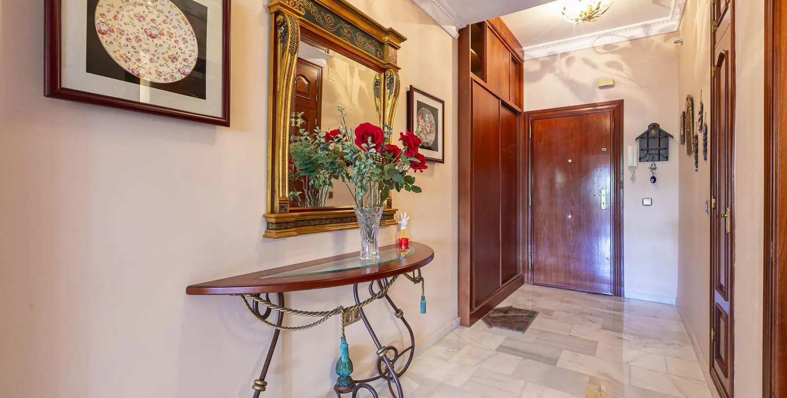 Venta de apartamento en planta media en Nueva Andalucía 23