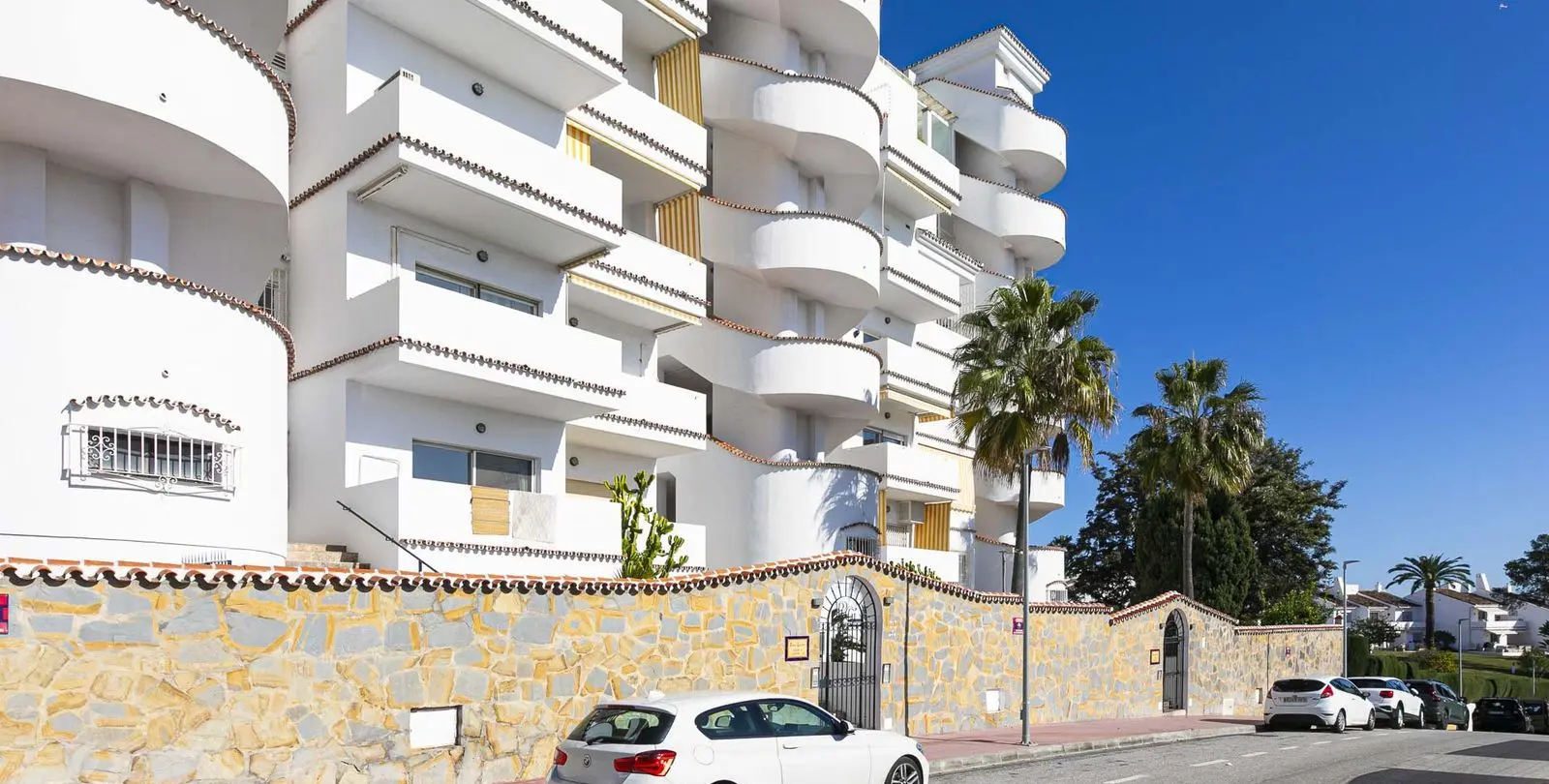 Venta de apartamento en planta media en Nueva Andalucía 34