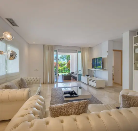 Ground floor apartment R4992955