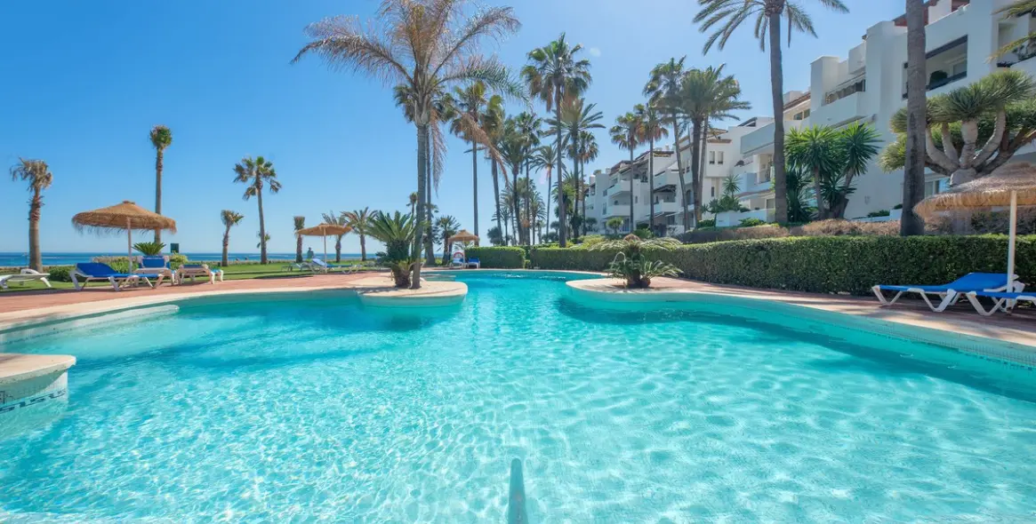 Sale of ground floor apartment in Estepona (district Estepona) 6