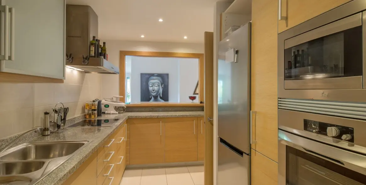 Sale of ground floor apartment in Estepona (district Estepona) 10