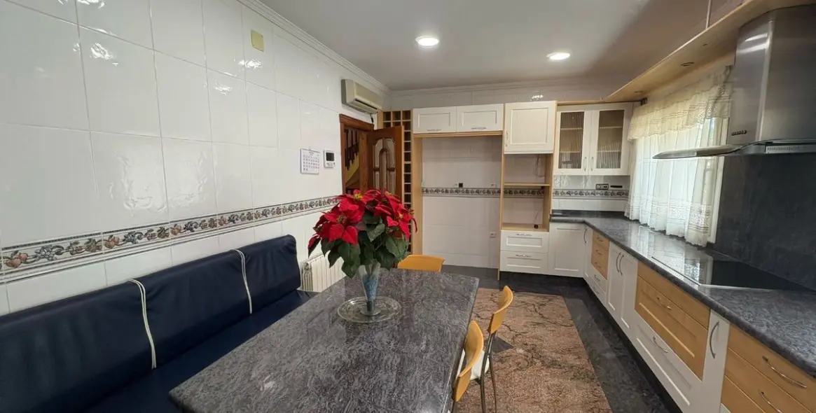 Продажа  отдельно стоящей виллы в Alhaurín de la Torre 11