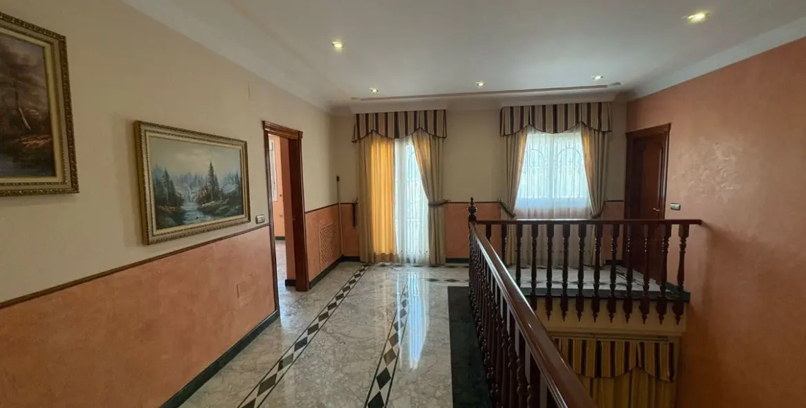 Продажа  отдельно стоящей виллы в Alhaurín de la Torre 20