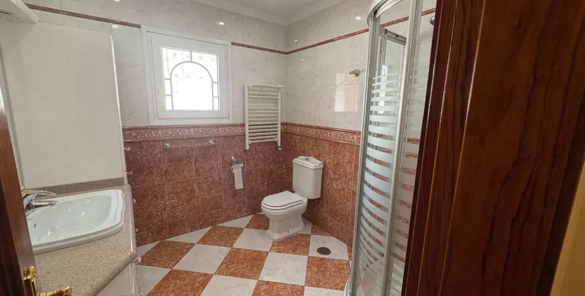 Продажа  отдельно стоящей виллы в Alhaurín de la Torre 23