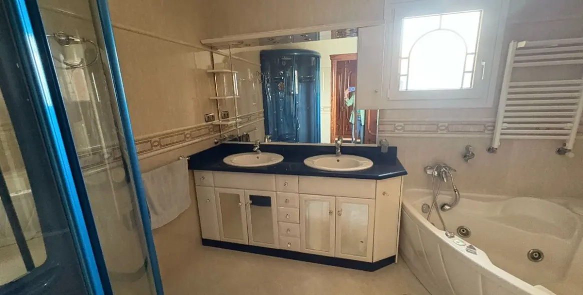 Продажа  отдельно стоящей виллы в Alhaurín de la Torre 25