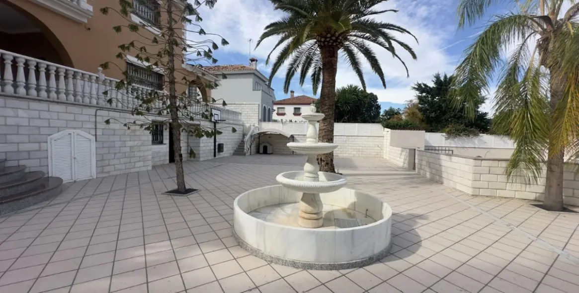 Продажа  отдельно стоящей виллы в Alhaurín de la Torre 34
