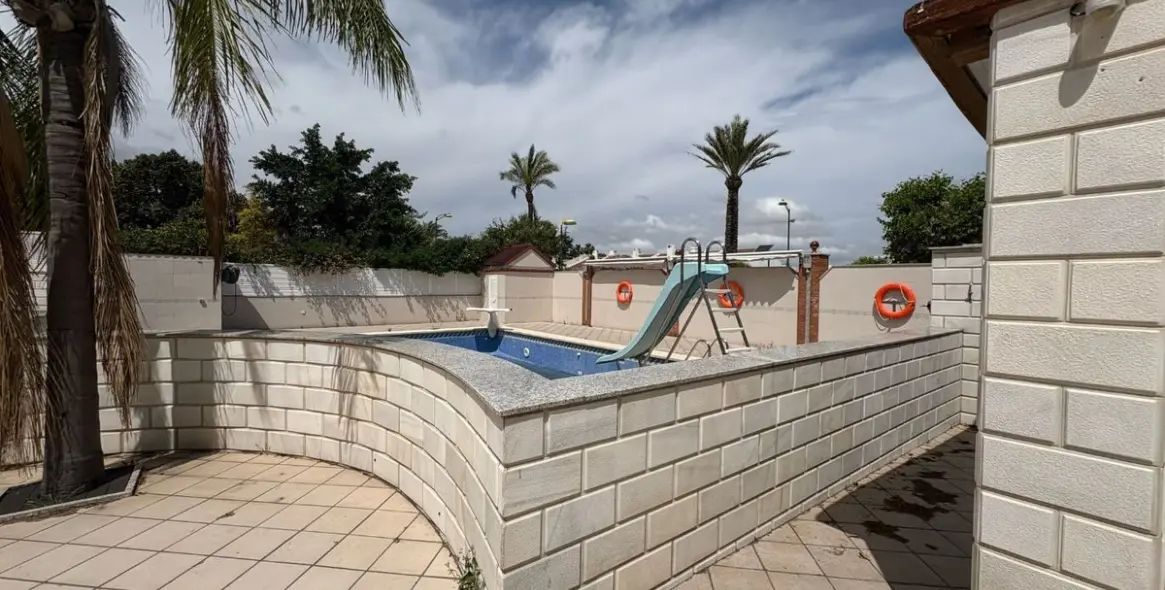 Продажа  отдельно стоящей виллы в Alhaurín de la Torre 37