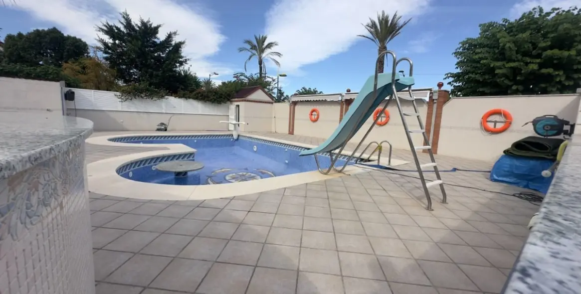 Продажа  отдельно стоящей виллы в Alhaurín de la Torre 41