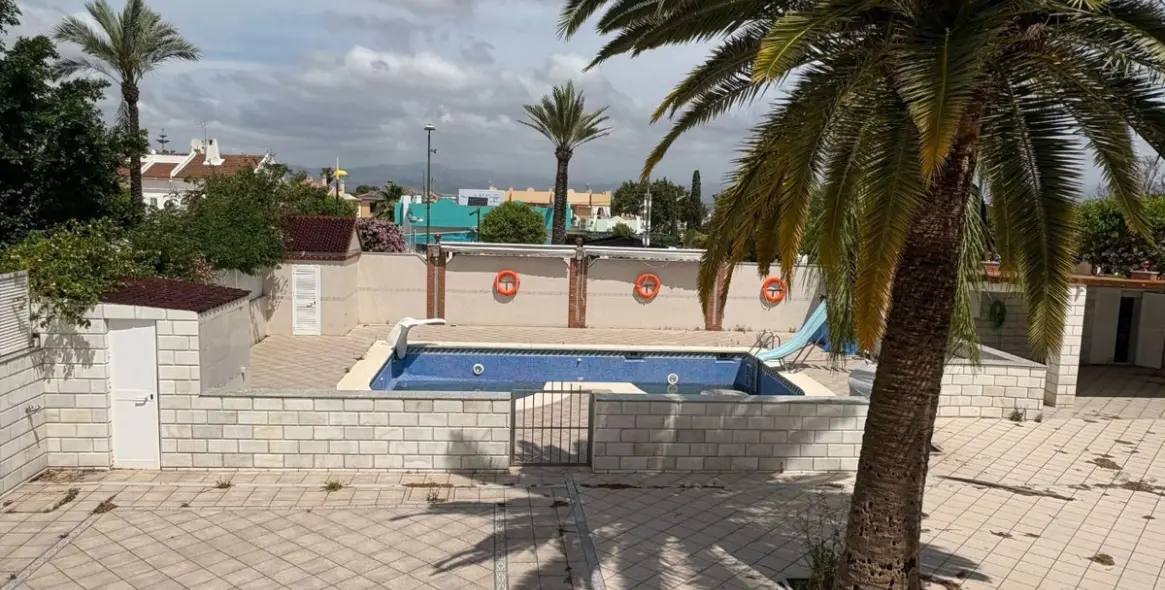 Продажа  отдельно стоящей виллы в Alhaurín de la Torre 42