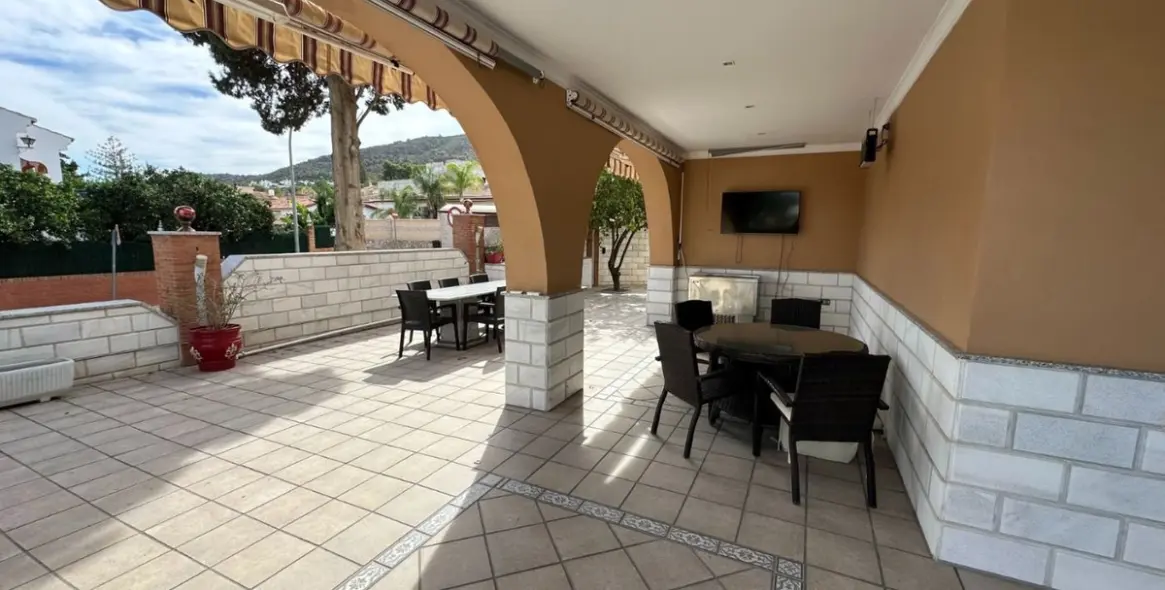 Продажа  отдельно стоящей виллы в Alhaurín de la Torre 48