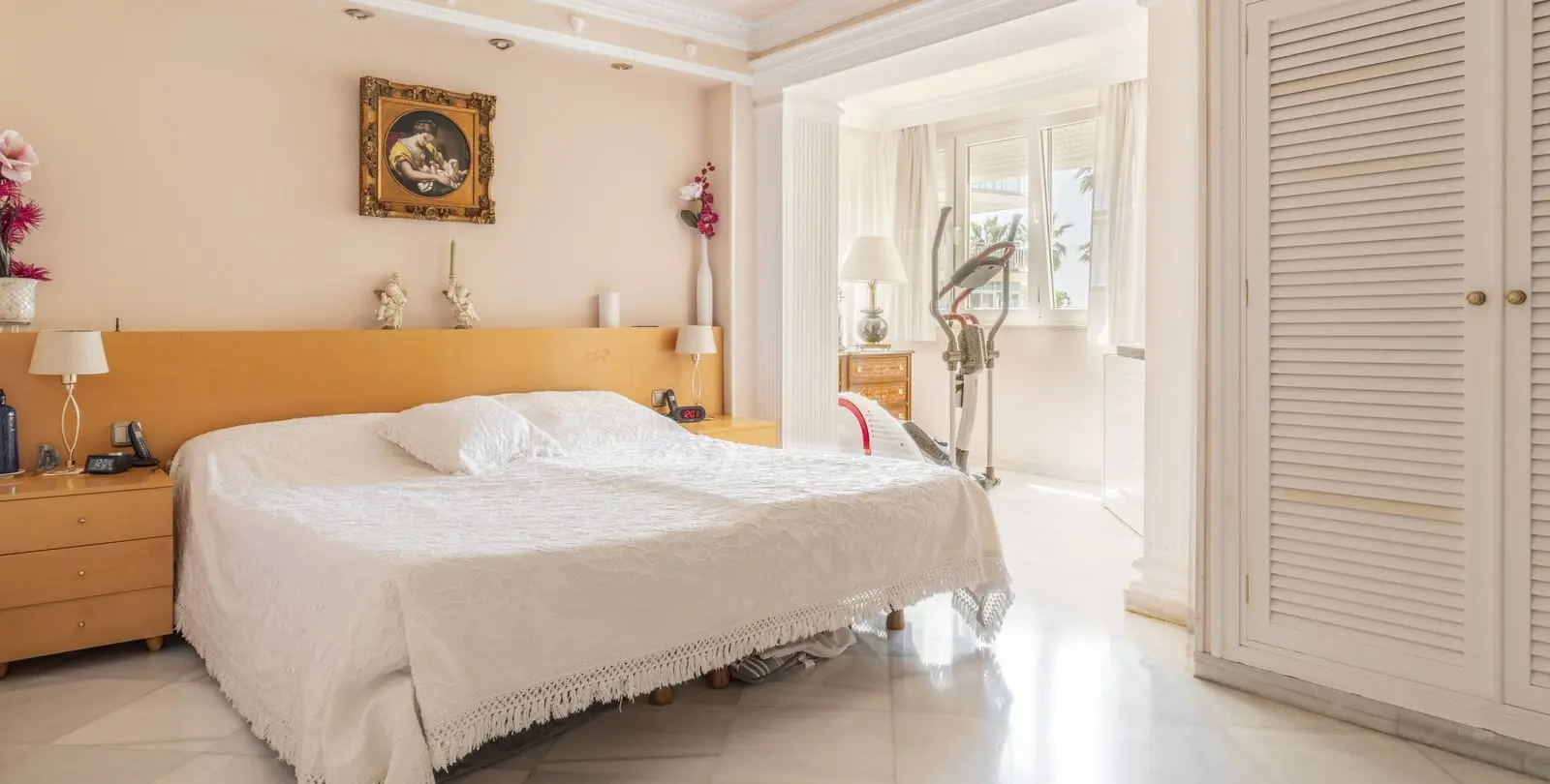 Sale of middle floor apartment in Monte Sancha 10