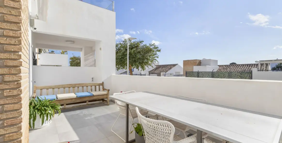 Sale of detached villa in Benalmadena 32