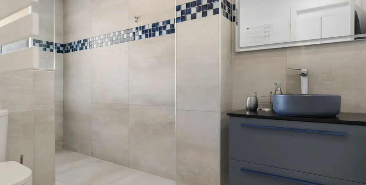 Sale of detached villa in Benalmadena 34