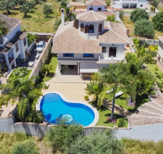Продажа  отдельно стоящей виллы в Alhaurín el Grande