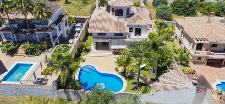 Продажа  отдельно стоящей виллы в Alhaurín el Grande 0