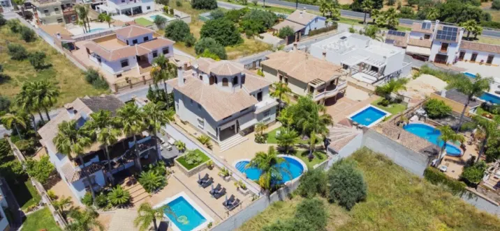 Продажа  отдельно стоящей виллы в Alhaurín el Grande 1