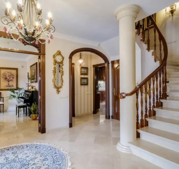 Продажа  отдельно стоящей виллы в Alhaurín el Grande