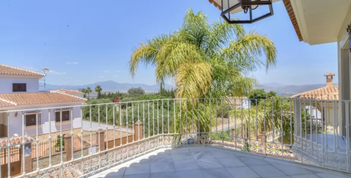 Sale of detached villa in Alhaurín el Grande 25