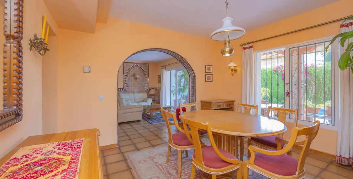 Sale of detached villa in Marbella (district Marbella) 10