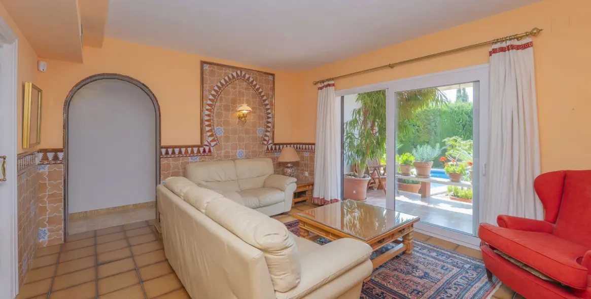 Sale of detached villa in Marbella (district Marbella) 14