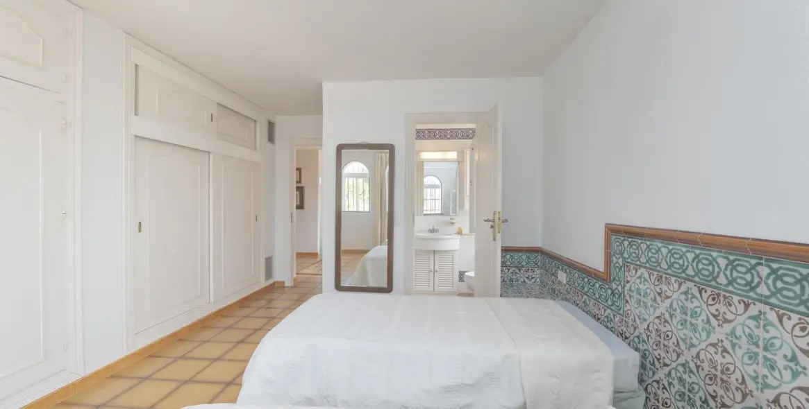 Sale of detached villa in Marbella (district Marbella) 17