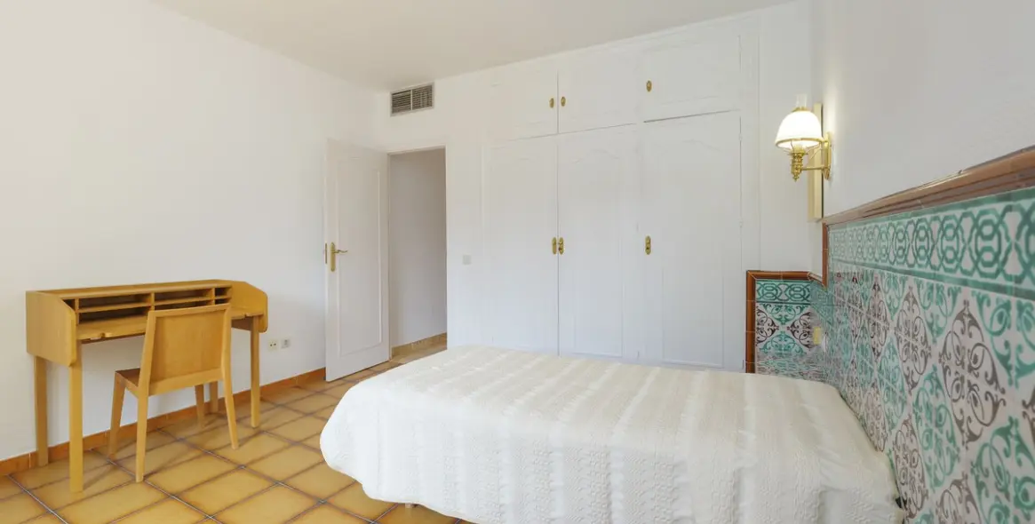 Sale of detached villa in Marbella (district Marbella) 20