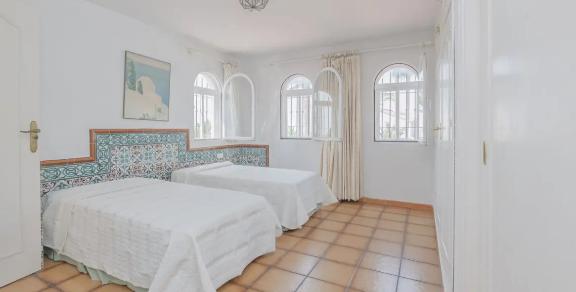 Продажа  отдельно стоящей виллы в Marbella 25