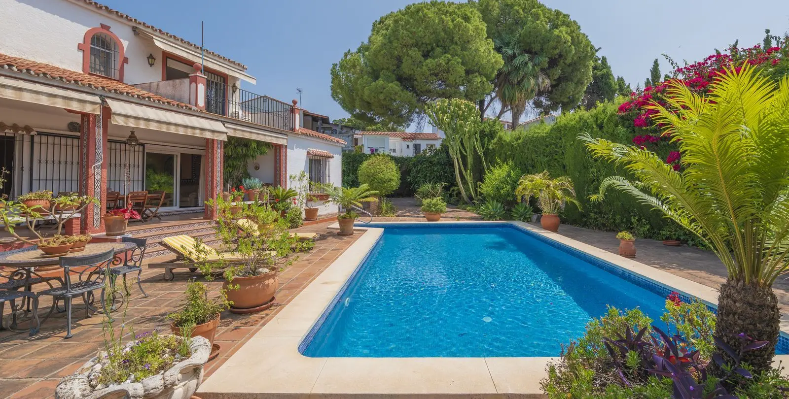 Sale of detached villa in Marbella 1