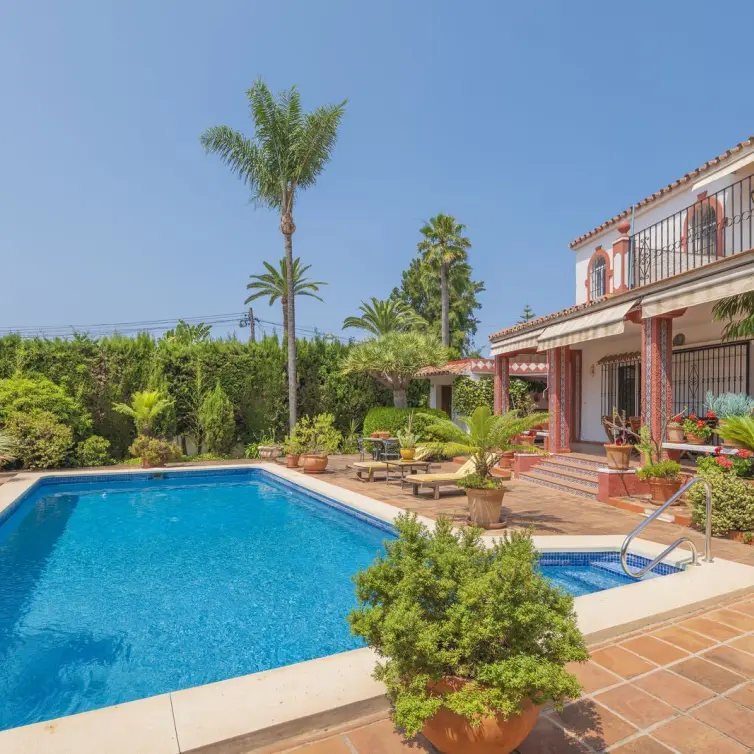 Продажа  отдельно стоящей виллы в Marbella