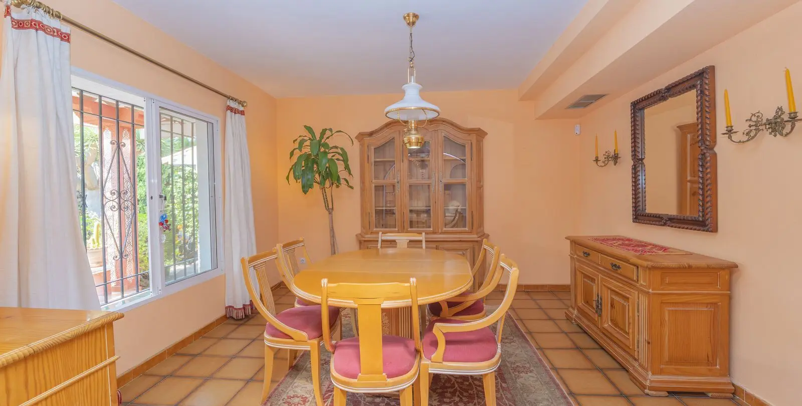 Sale of detached villa in Marbella 13