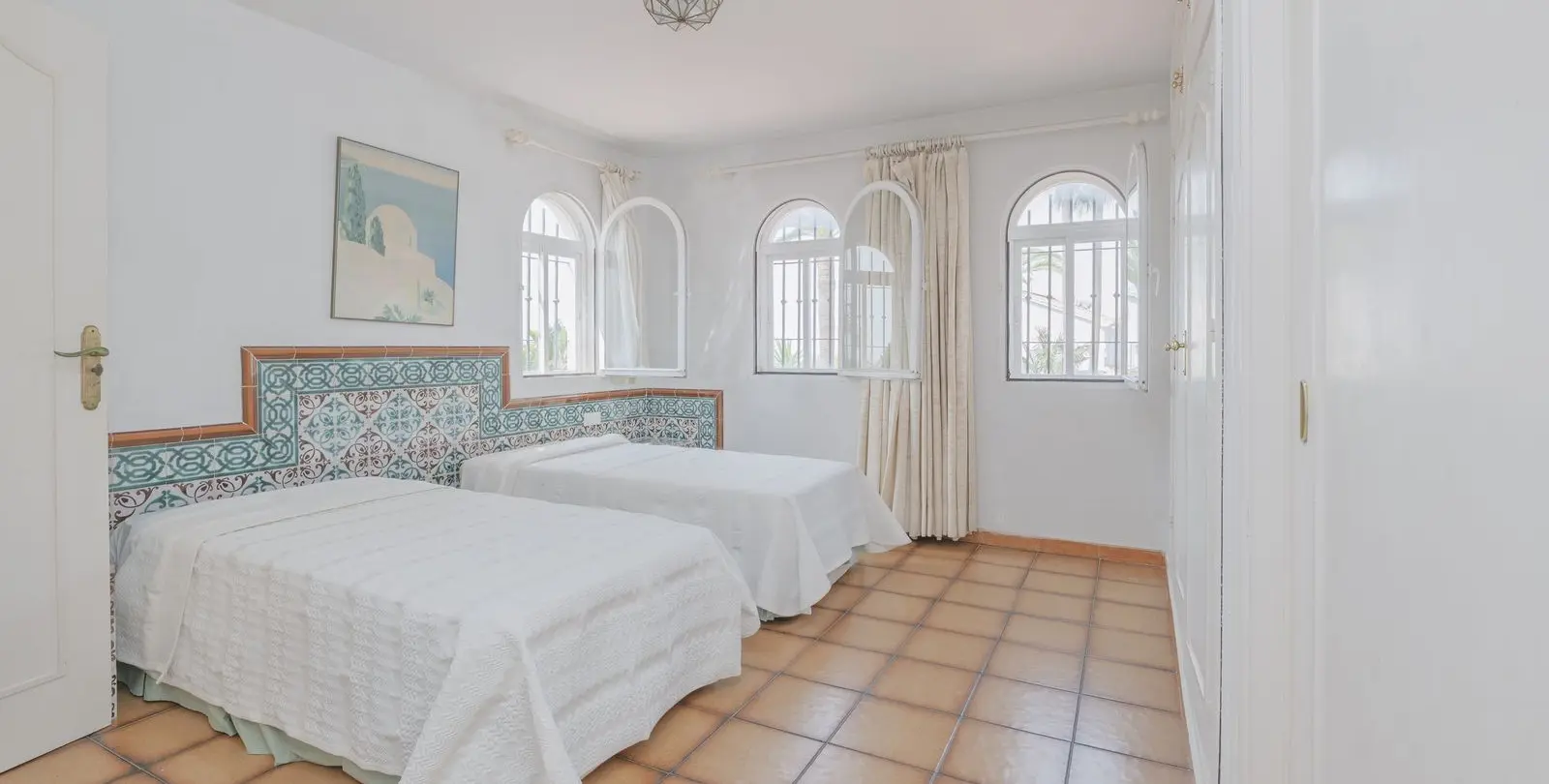 Sale of detached villa in Marbella 25