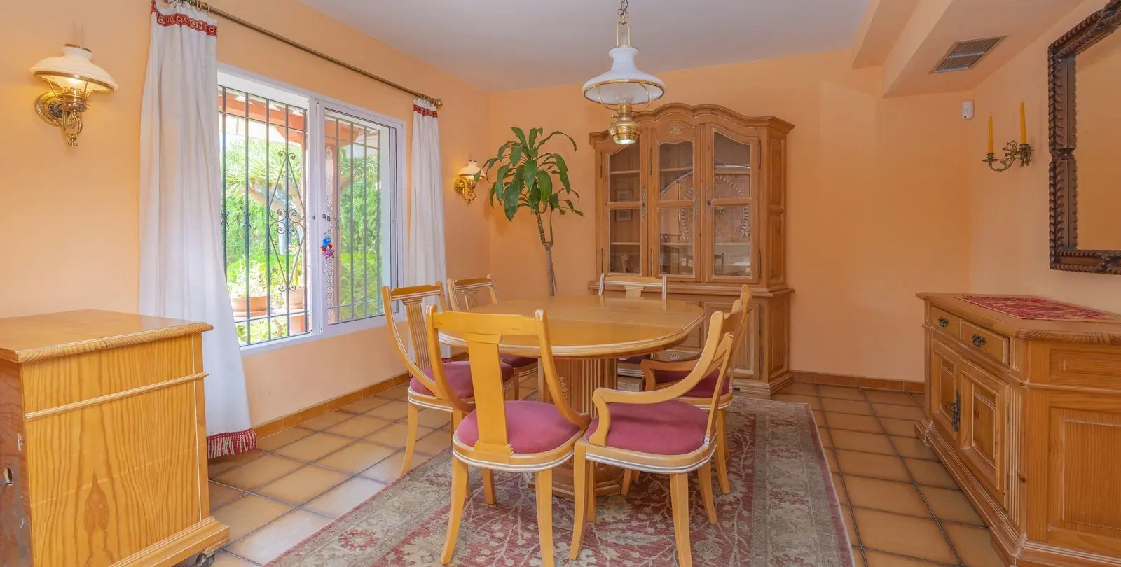 Sale of detached villa in Marbella 30