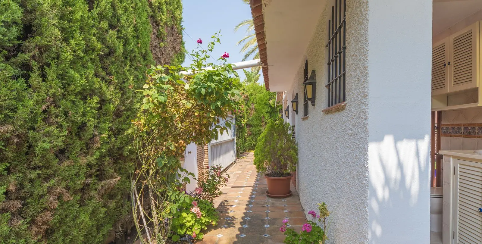 Sale of detached villa in Marbella 48