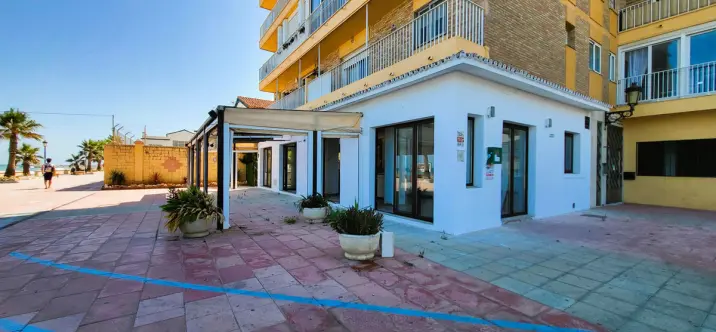 Venta de restaurante en San Luis de Sabinillas 0