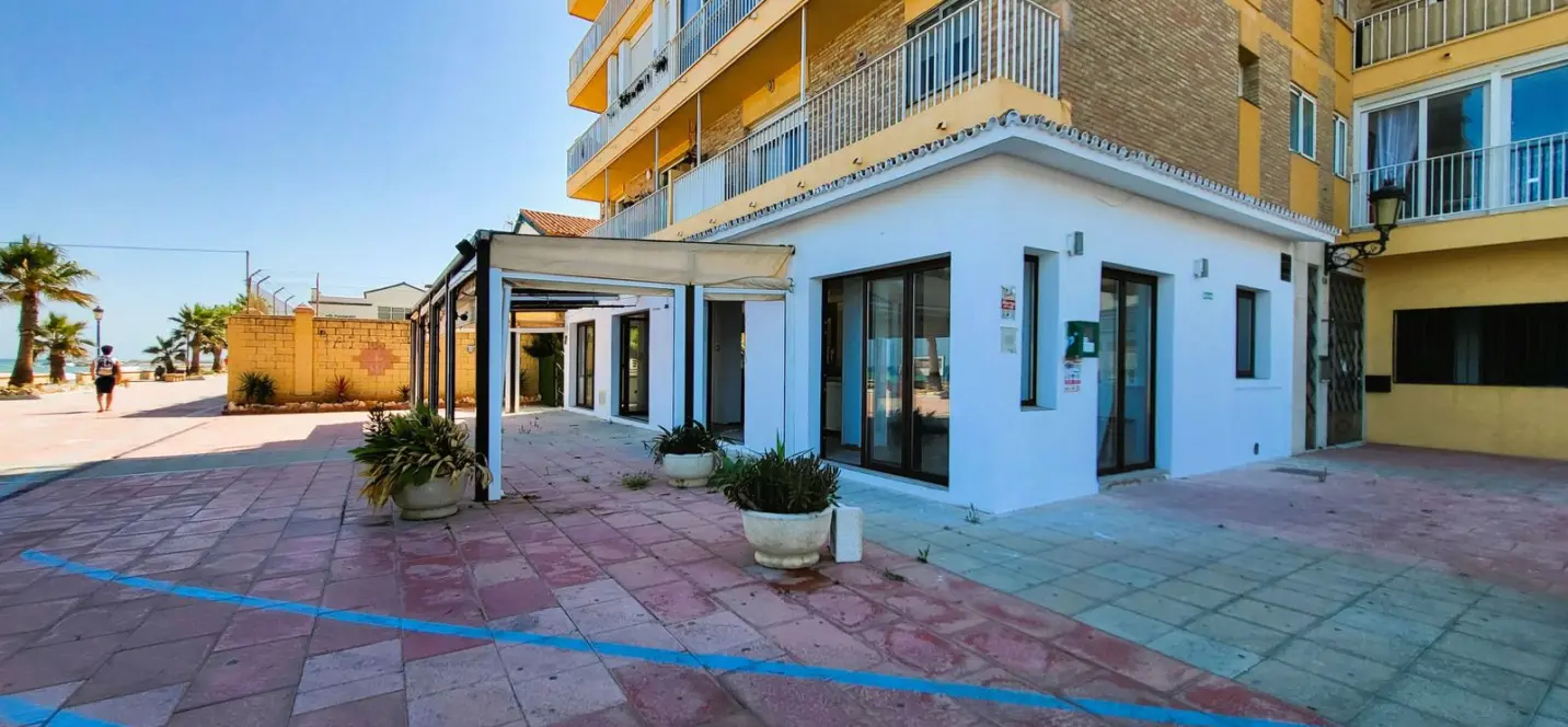 Продажа ресторана в San Luis de Sabinillas 0