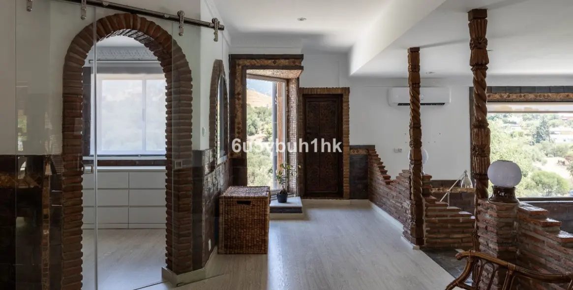 Продажа  отдельно стоящей виллы в Carretera de Mijas - Baja 9