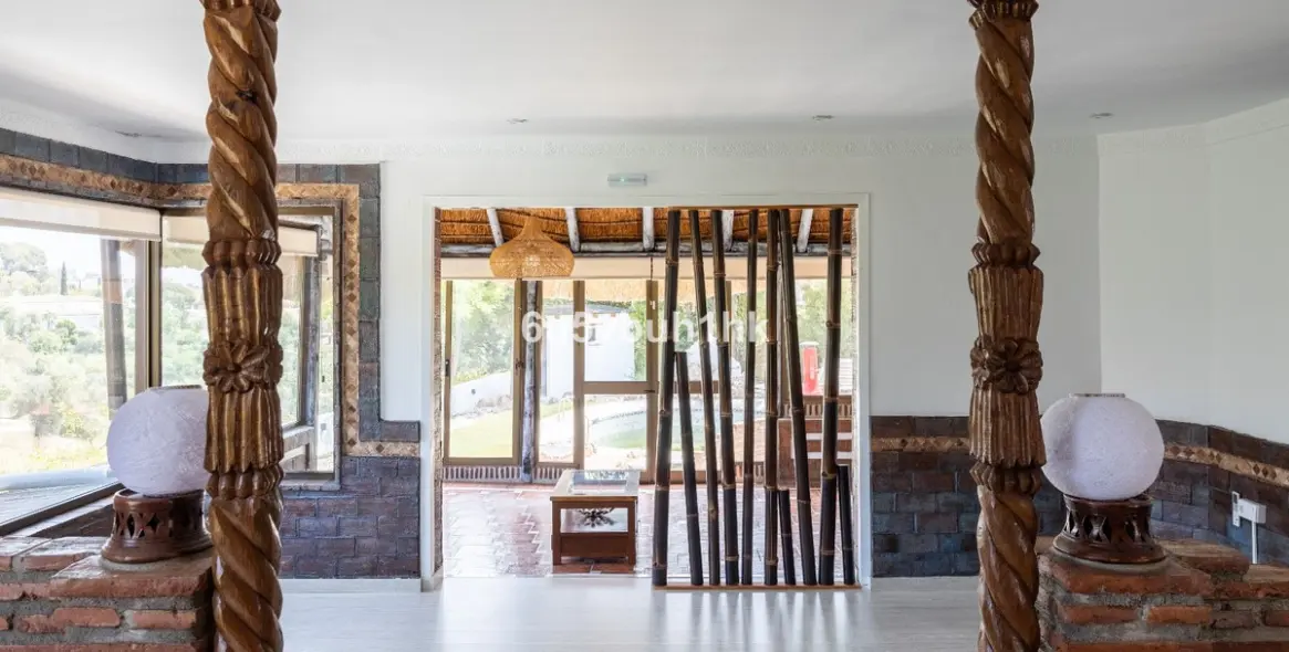 Продажа  отдельно стоящей виллы в Carretera de Mijas - Baja 13