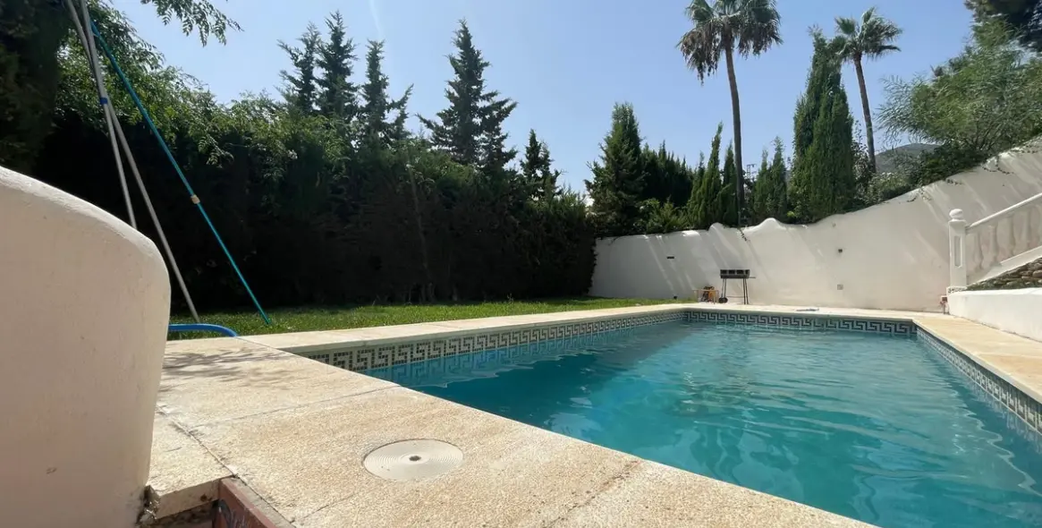 Sale of detached villa in Torremuelle 1