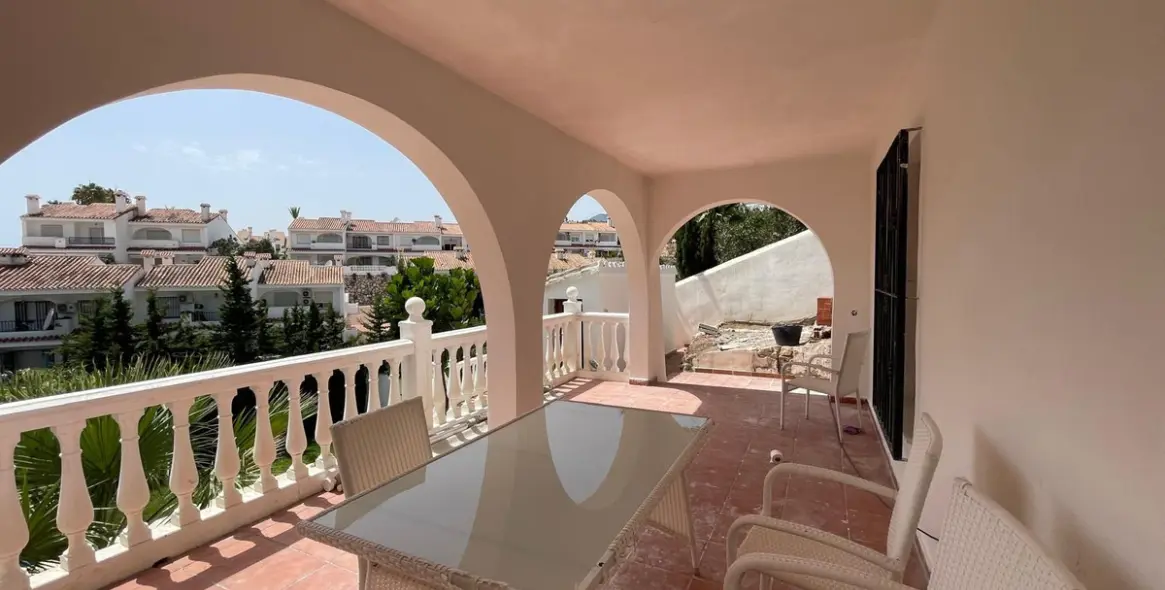 Sale of detached villa in Torremuelle 2