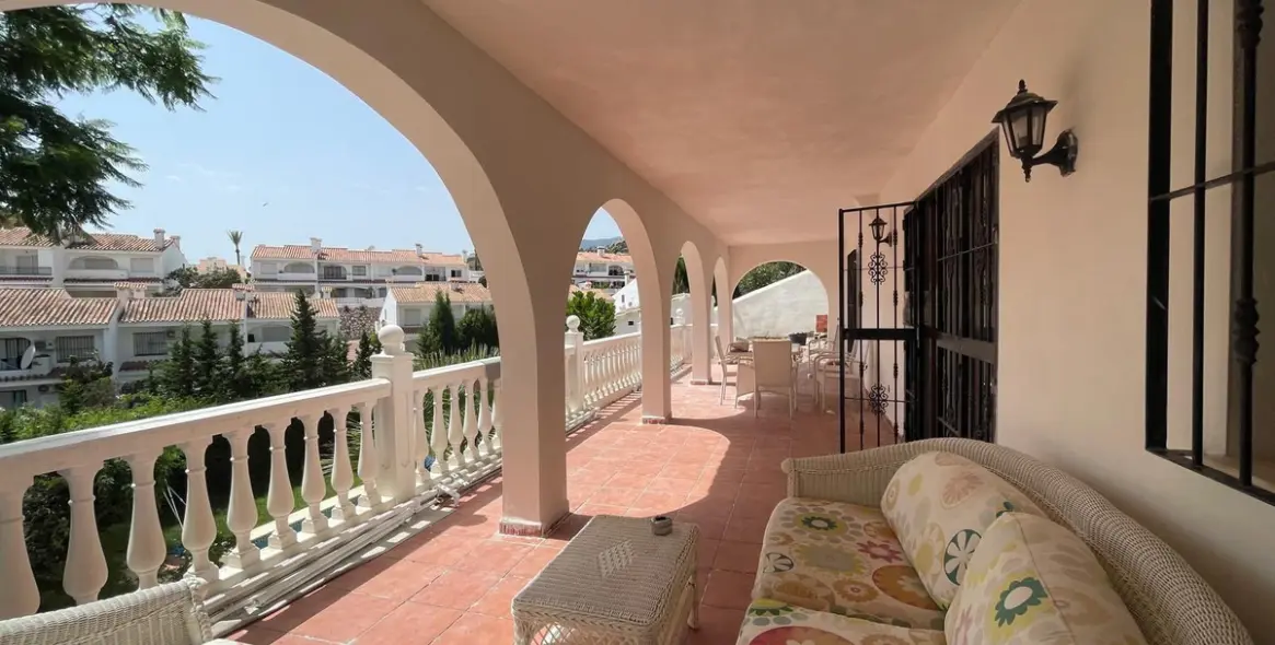 Sale of detached villa in Torremuelle 5