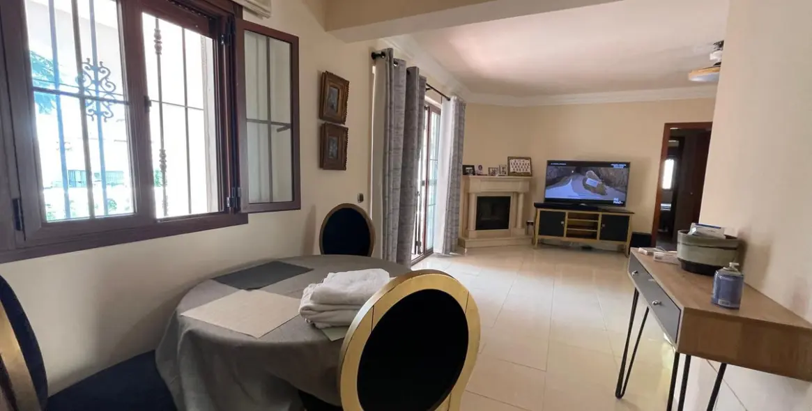 Sale of detached villa in Torremuelle 10