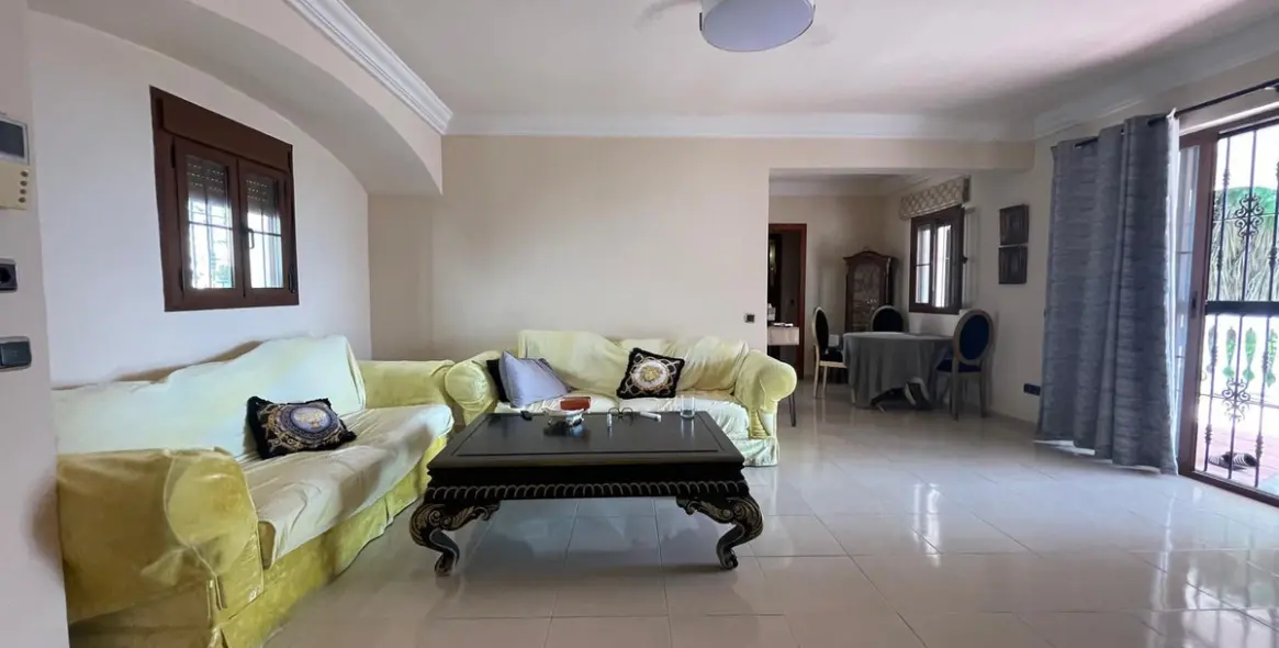 Sale of detached villa in Torremuelle 12