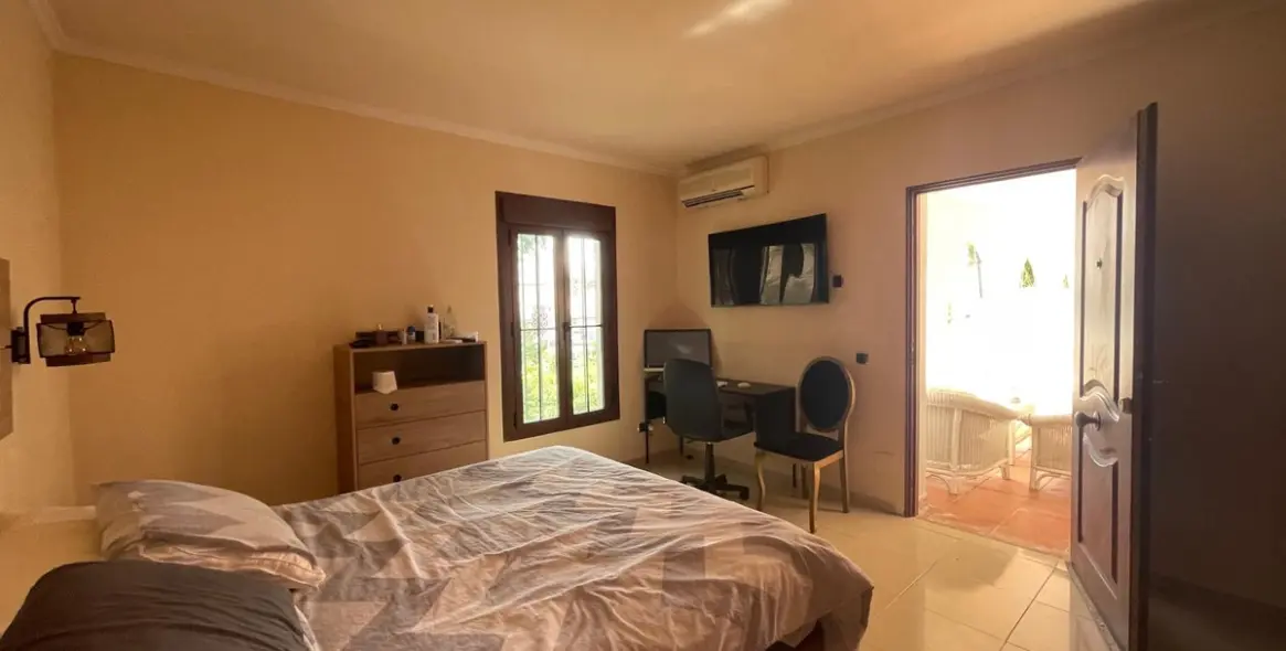 Sale of detached villa in Torremuelle 16