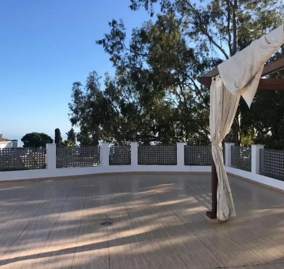 Продажа дома на две семьи в Benalmadena