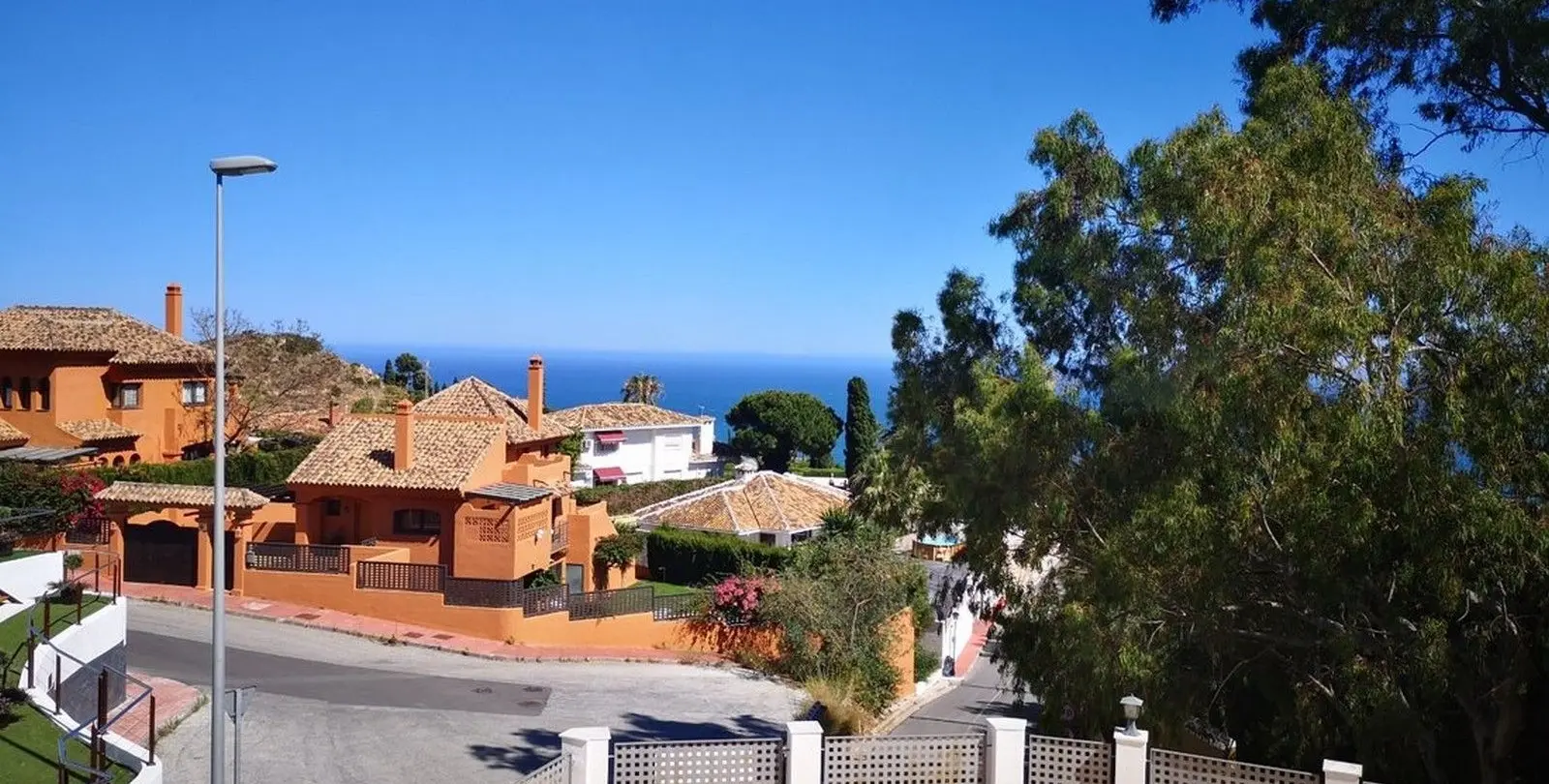 Продажа дома на две семьи в Benalmadena 1