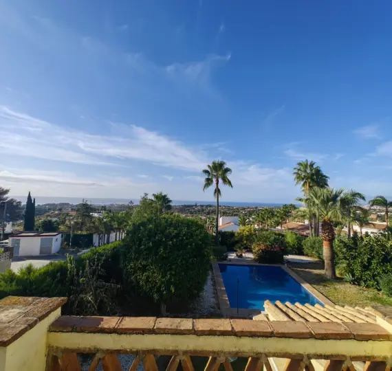 Venta de villa independiente en Estepona
