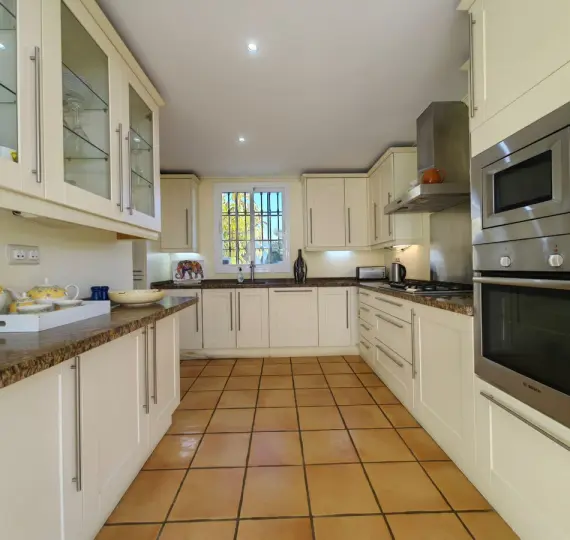 Venta de villa independiente en Estepona