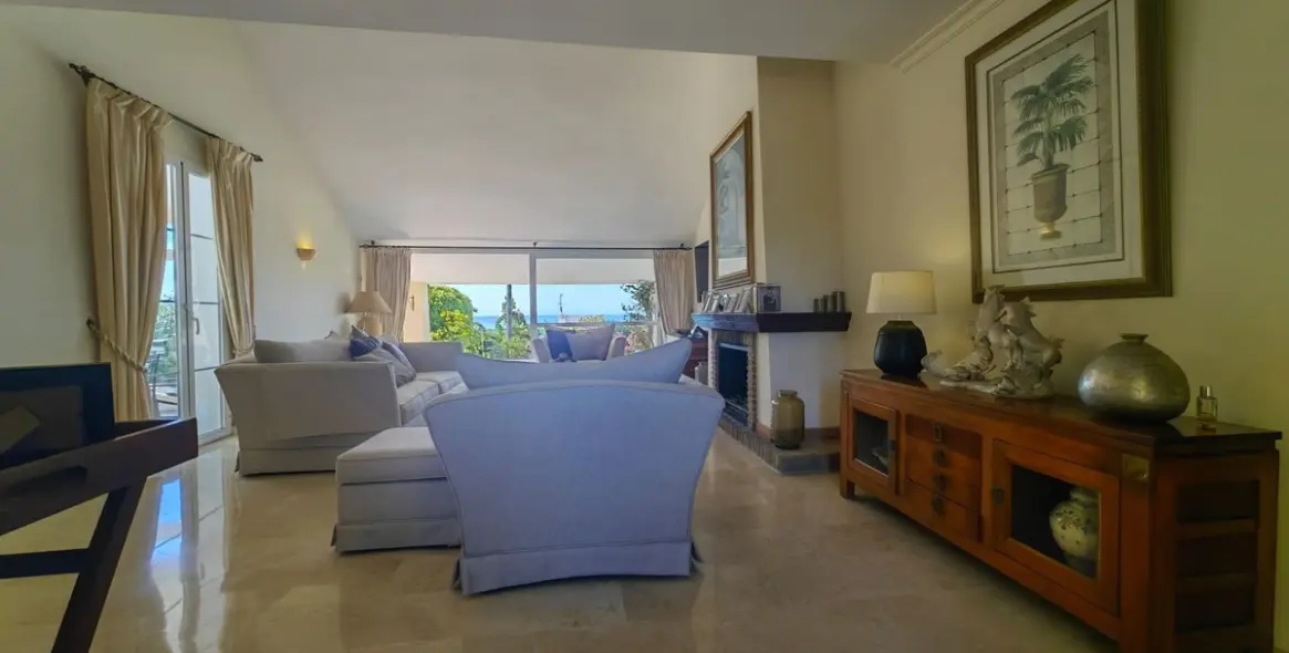 Sale of detached villa in Estepona 7